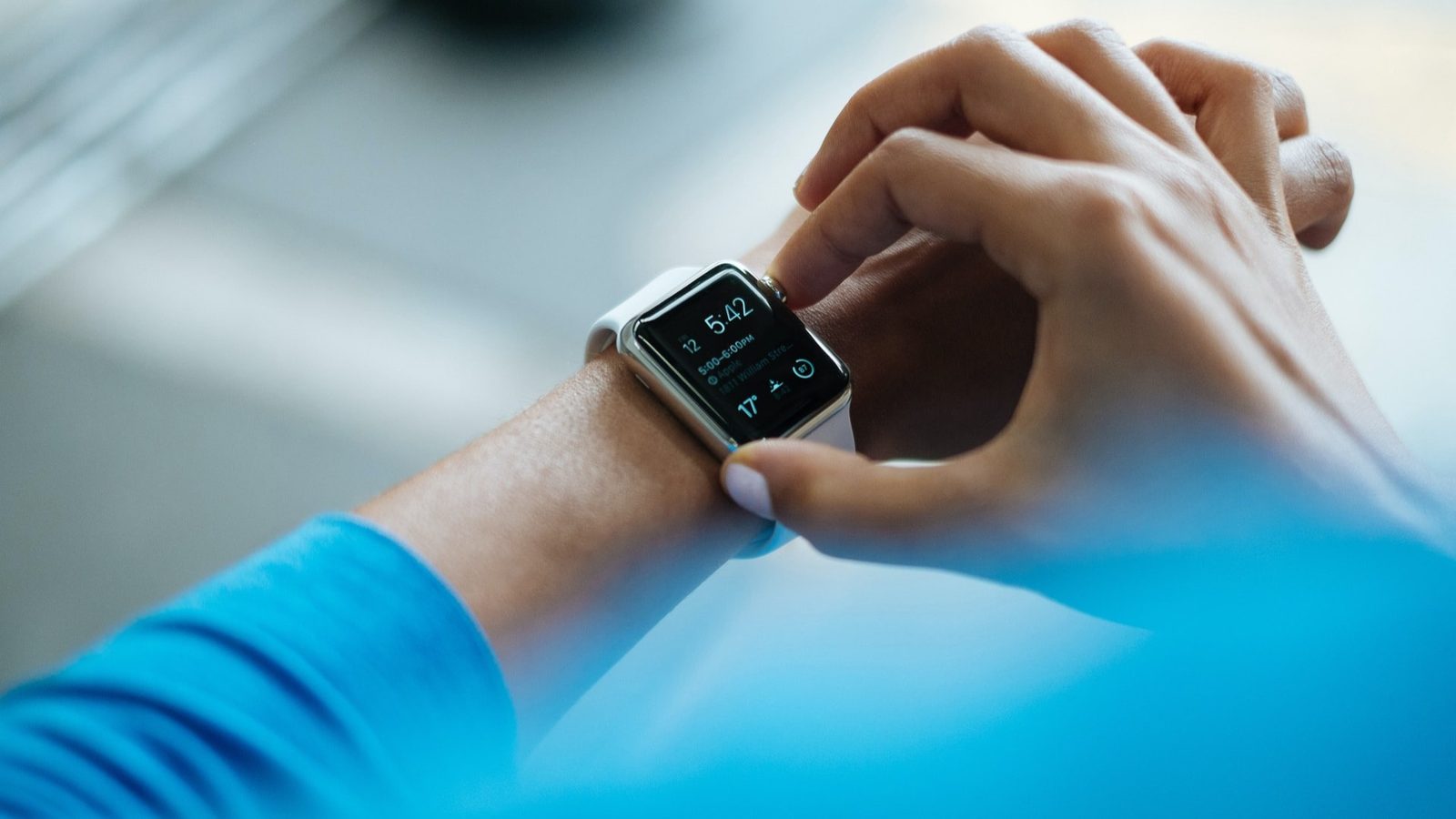 Top 3 ways fitness trackers use gamification — illustration for the Gamify article "Top 3 ways fitness trackers use gamification"